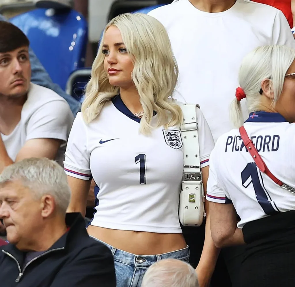 5 Potret Megan Pickford, Istri Jordan Pickford yang Selalu Tampil Modis dan Menawan
